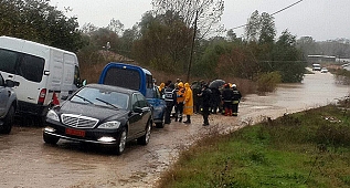 'Yüzme Bilmiyorum, Bırakıyorum Kendimi'