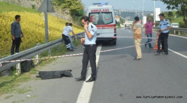 2 Günlük Bebeğini Üst Geçitten Attı