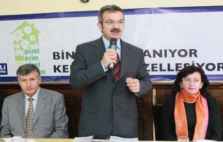 Eskiçarşı’da Cepheler Yenileniyor