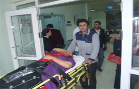 Sivas'ta Trafik Kazası: 16 Yaralı