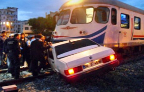 Tren Kazasını Sıyrıklarla Atlattılar