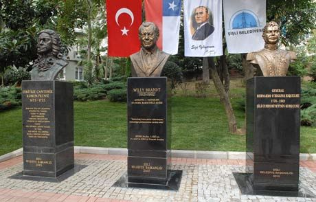 Şili’nin Kurucusunun Büstü Şişli’de