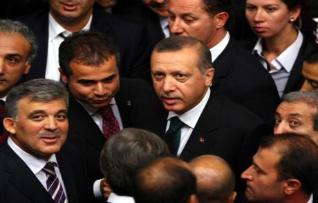 Resepsiyonda Sürpriz Kck Polemiği