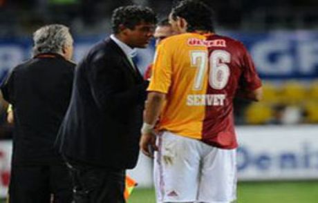 Rijkaard Servet'i Neden Kadroya Almadı?