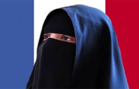 Arap Ülkelerinde Peçeli Çarşaf Tartışması