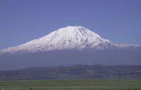 'ağrı Dağı Lenin’in Atatürk’e Hediyesi'