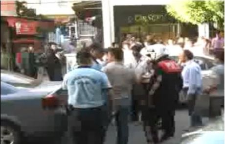 Polis Ve Vatandaş Kavga Etti