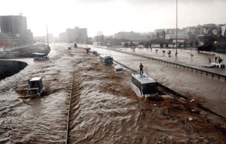 10 Bin Kişi Sel Mağduru