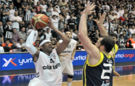 Fenerbahçe Iverson'ın Havasını Aldı