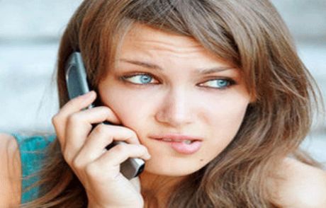 Bekar Kadınlara Cep Telefonu Yasağı Geldi!