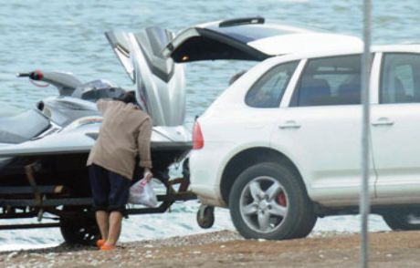 Meclis Boş Vekil Jet-ski Keyfinde!