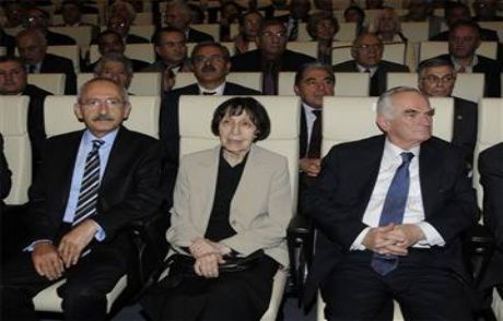 Chp'de Buzları Ecevit Eritti