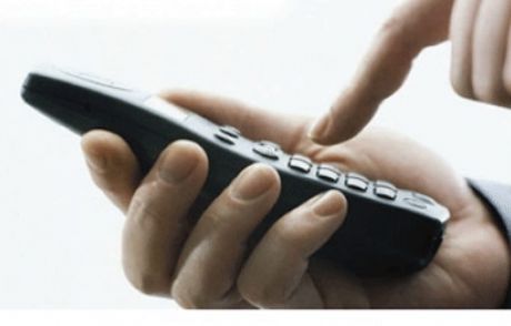 Minibüste Cep Telefonuyla Taciz