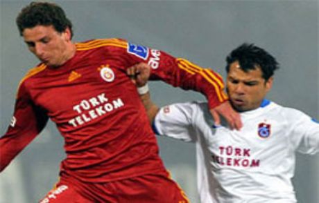Fırtına Avni Aker'de Zirveye Esti!