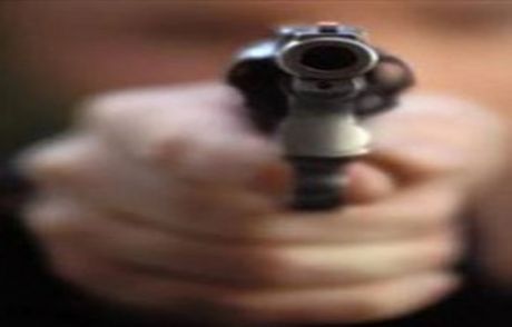 Aracına Çarpan Sürücüye Kurşun Yağdırdı