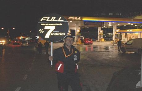 Bu Adamlar Ne Yapıyor