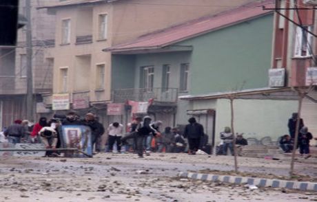 Hakkari'de Olaylı Anma