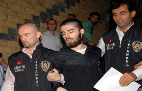 Cem Garipoğlu: Erkekliğime Hakaret Etti