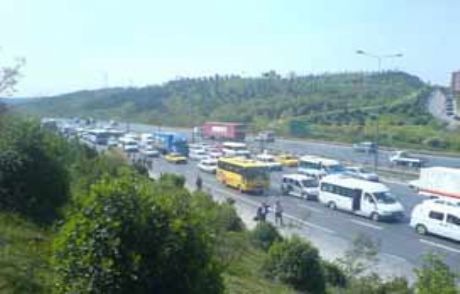 Zincirleme Kaza Nedeniyle Tem Tıkandı