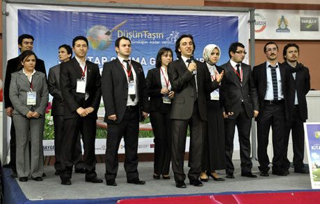 1305 Kişi Hem Okudu Hem Eğlendi
