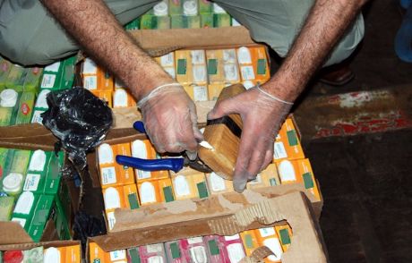 İzmir'de 20 Kilogram Esrar Ele Geçirildi