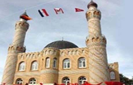 Almanya'da 5 Vakit Namaza İzin Verildi