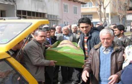 Cenazesi Taksinin Bagajında Geldi