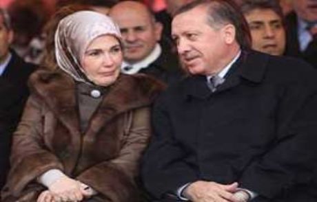 Yasakçı Gata Kimleri Nasıl Kabul Ediyor