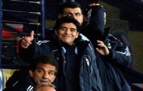 Maradona 15 Ayda 101 Oyuncu Denedi
