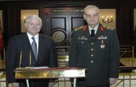 Org. Başbuğ, Gates'le Pkk'yı Konuştu