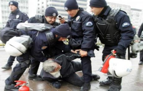 3 Tekel İşçisi Hastaneye Kaldırıldı