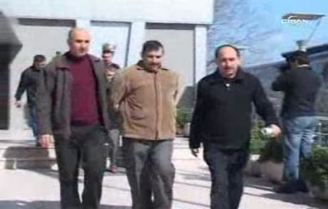 2 Yıl Evde Saklanmışlar