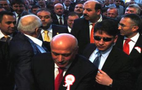 İşadamından Milletvekiline Tehdit