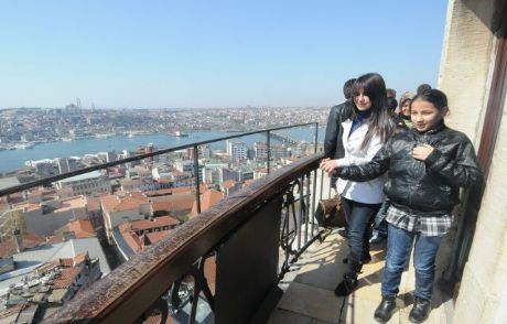 Egelliler Galata'dan İstanbul'u İzledi