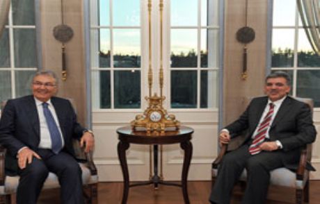 Deniz Baykal, Köşk'te Gül İle Görüştü