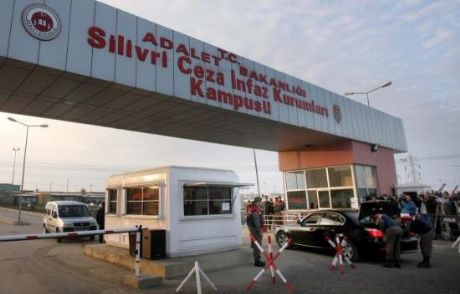 Romanlar Cezaevi'ni Coşturacak