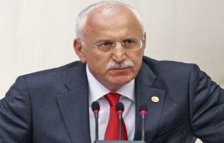 Akp'de Şok İstifa