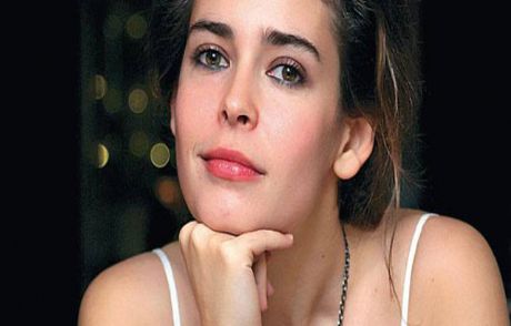 Elizabeth Mastürbasyon Gibi