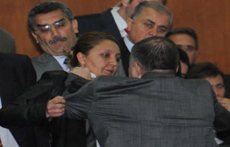 Yarsav Toplantısı İşte Böyle Karıştı
