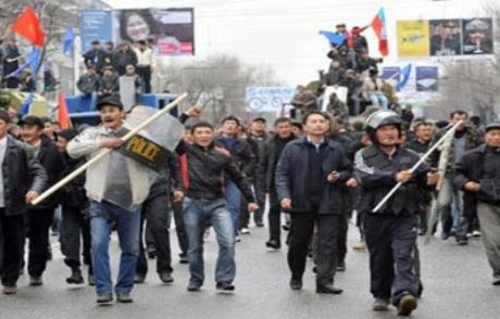 Kırgızistan'da İsyan: 100 Ölü