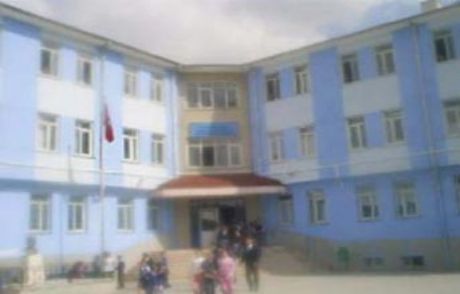 Öğrenciler Zorla Oral Seks Yaptırmış