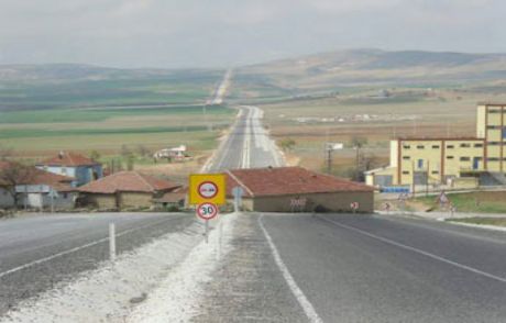 Ev, Yolun Ortasında Kaldı!