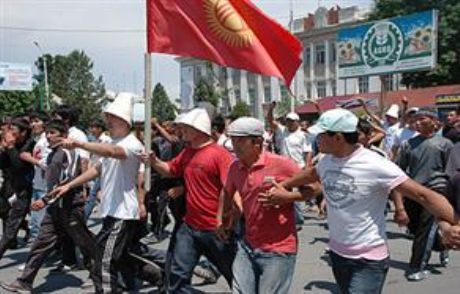 Kırgızistan'da Tansiyon Yüksek