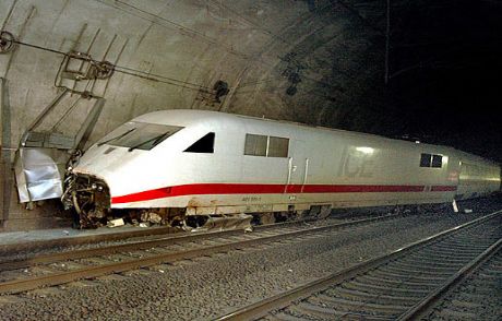 Almanya'da Tren Kazası