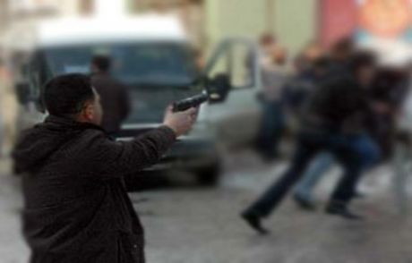 Liseli Kızlara Silahlı Saldırı: 2 Yaralı