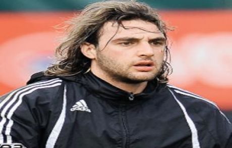 Hakan 3 Yıl Daha Kartal