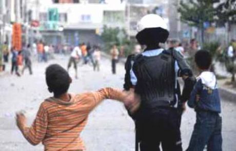 'taş Atan Çocuklar' Komisyondan Geçti