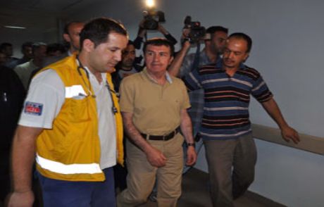 Osman Pamukoğlu Ve Eşi Kaza Geçirdi