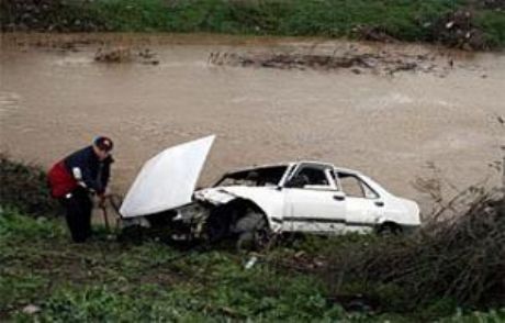 Rize’de Otomobil Dereye Uçtu: 1 Ölü