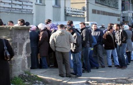 6 Aylık İşe 4 Bin Kişi Başvurdu